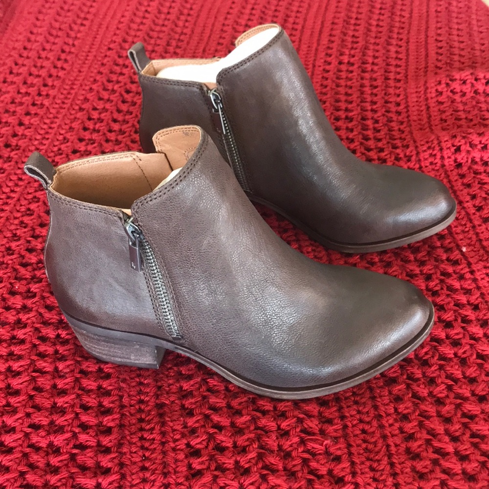 Brand new Lucky Brand Basel bootie Java Color sz7